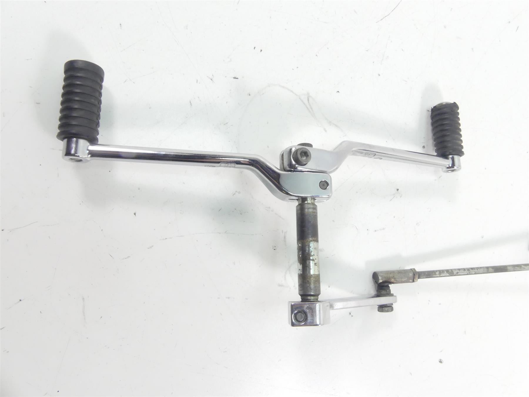 2013 Harley Touring FLHTK Electra Glide Shifter Shift Lever Pedal Pegs 33895-82E {{ shop.shopifyCountryName }} - Mototech271