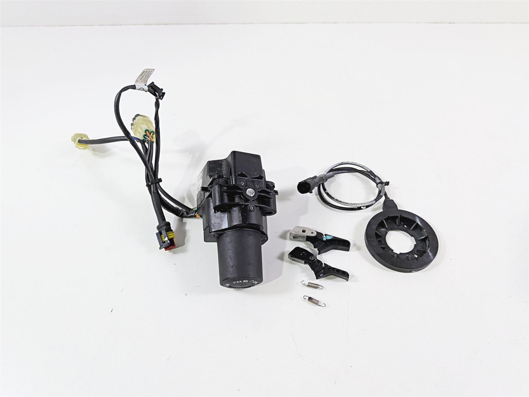2015 Ducati Diavel Dark Handsfree Keyless Ignition Switch For Parts 28611247B-Mototech271