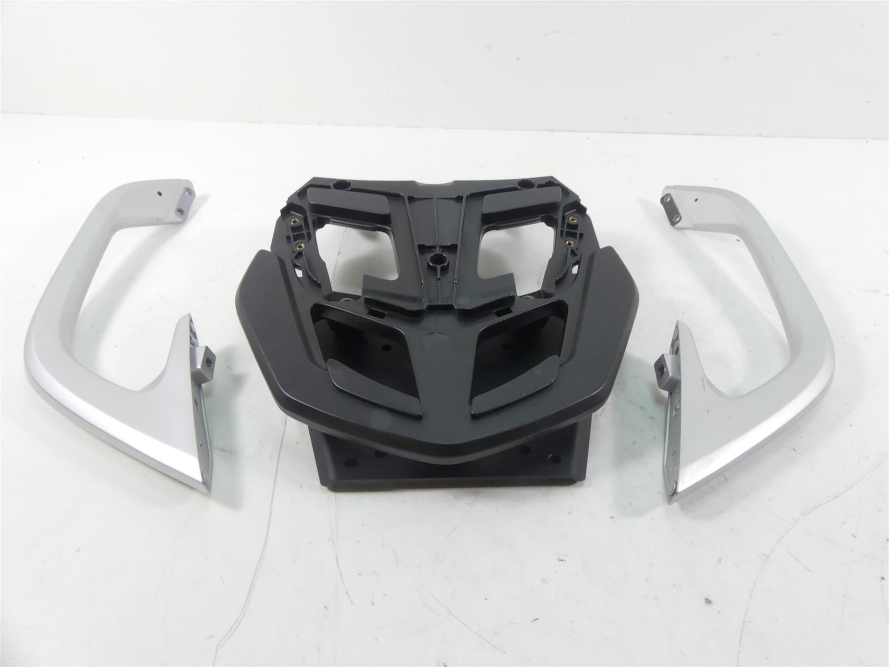 2017 BMW R1200RT K52 Luggage Rack & Rear Grab Handles 46548520650 {{ shop.shopifyCountryName }} - Mototech271