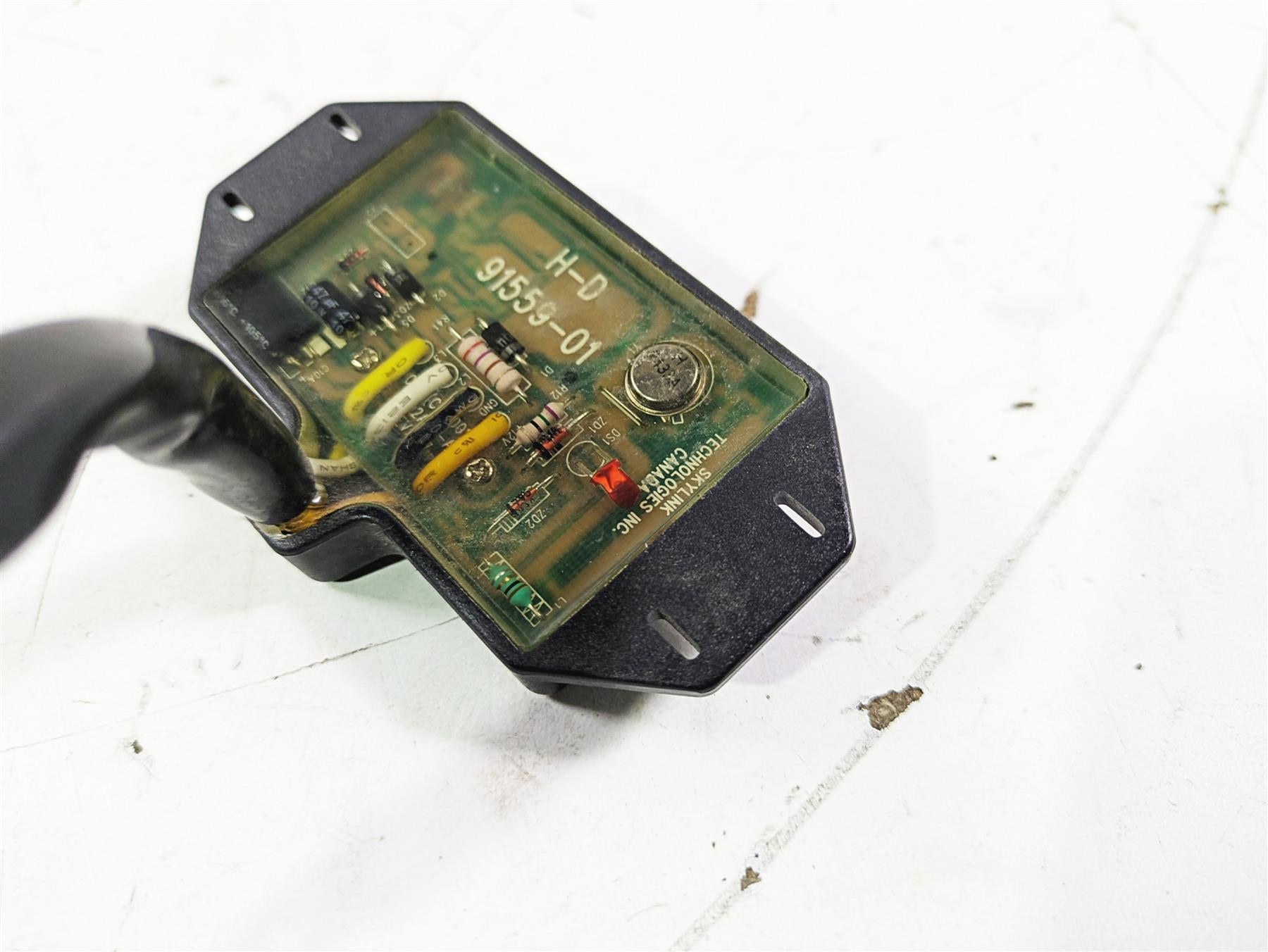 2007 Harley Touring FLHTCU SE CVO E-Glide Garage Door Transmitter 91561-01 HD838T {{ shop.shopifyCountryName }} - Mototech271