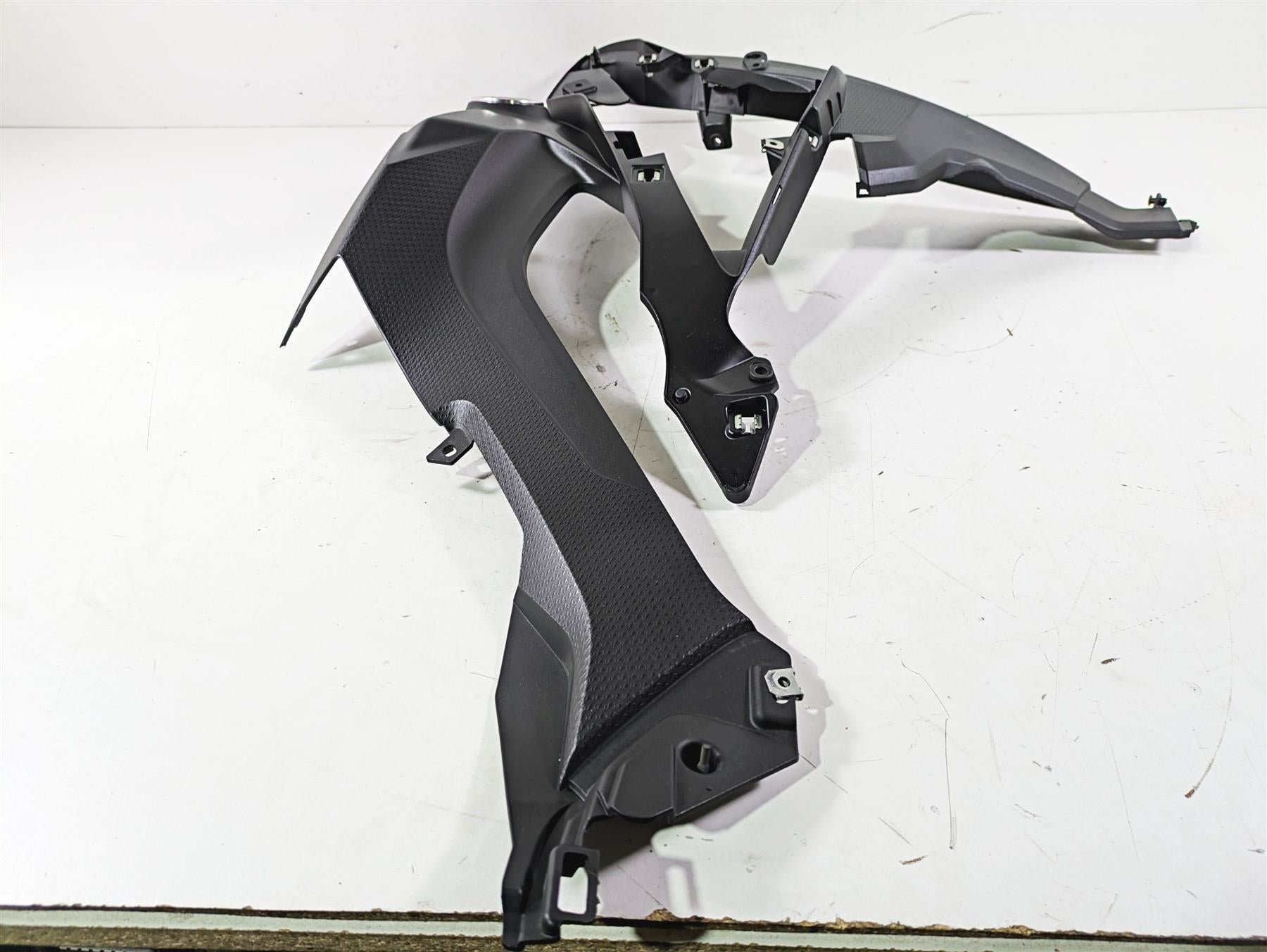 2019 BMW S1000XR K49 Right Main Fairing Cover Set 46638549032 46637717170 {{ shop.shopifyCountryName }} - Mototech271