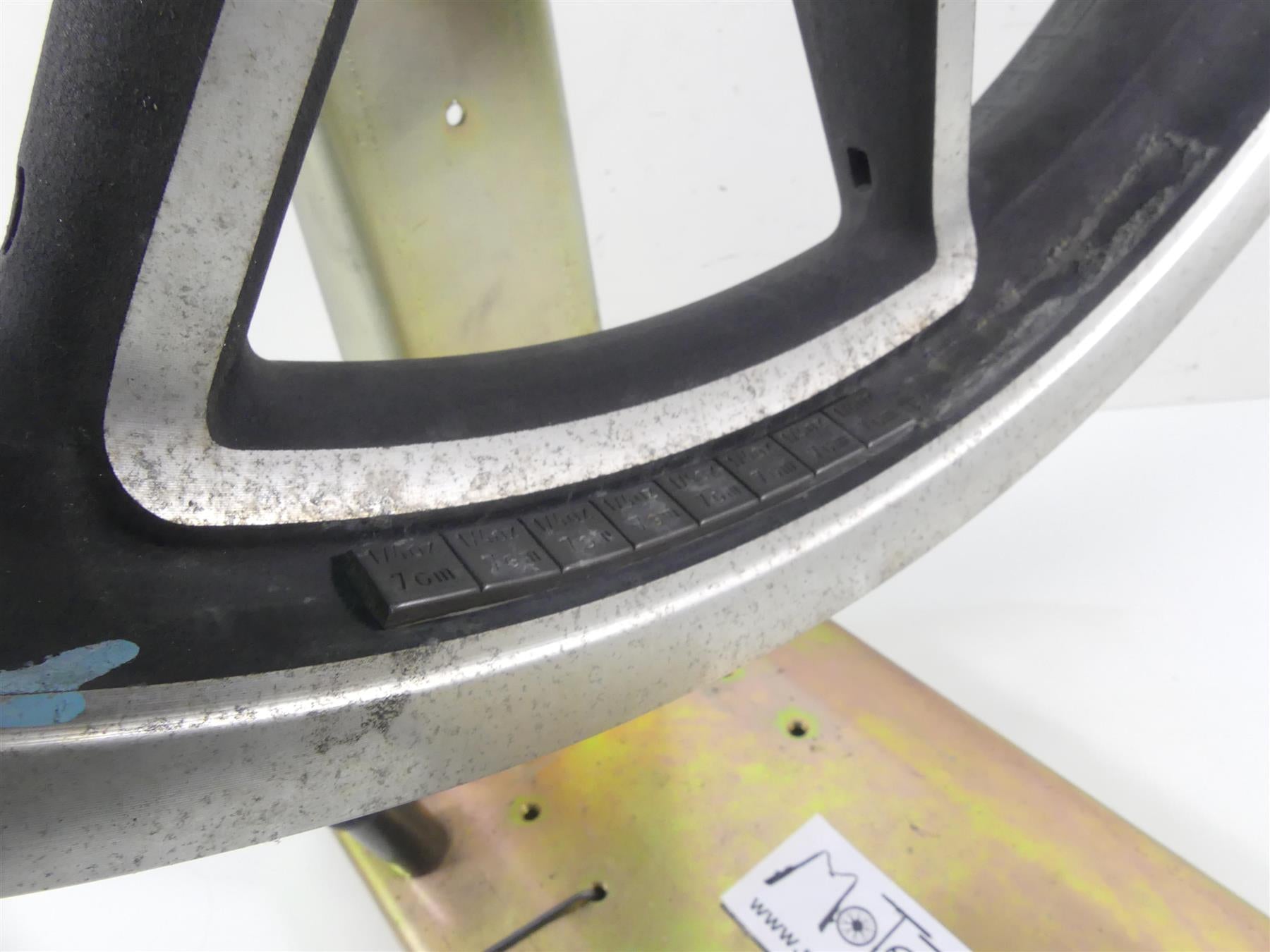 2016 Harley FXDL Dyna Low Rider Straight Front Cast Wheel Rim 19x2.5 43300280 {{ shop.shopifyCountryName }} - Mototech271