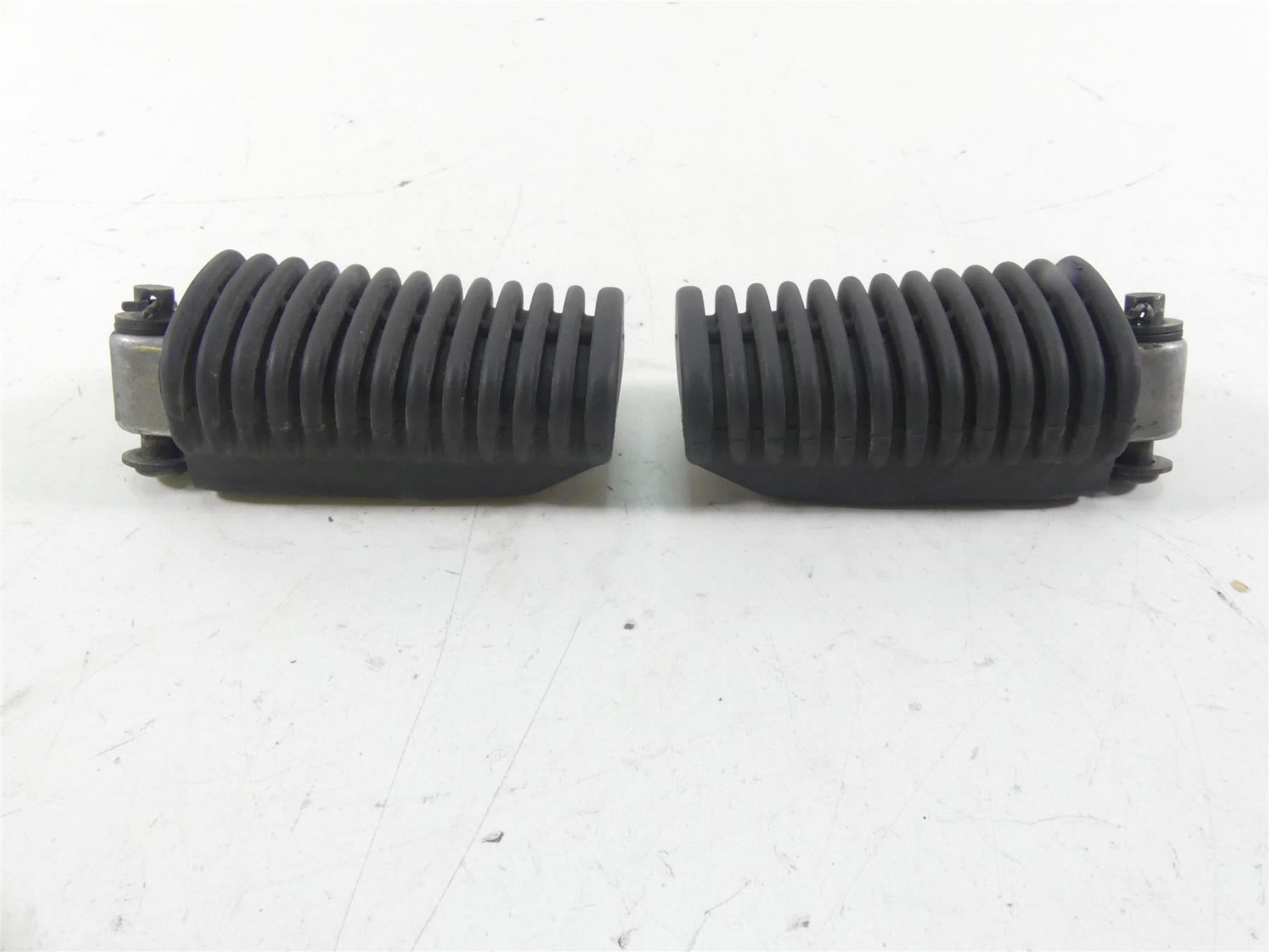 2003 BMW R1150 GS R21 Passenger Footpeg Foot Peg Set 46712314761 46712314762 {{ shop.shopifyCountryName }} - Mototech271