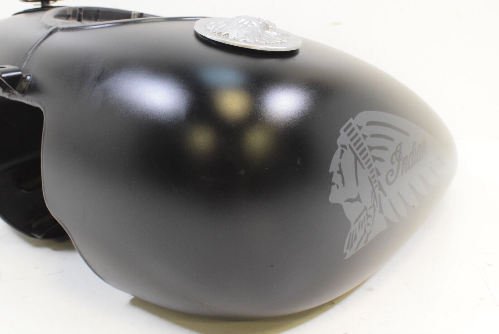 2017 Indian Chieftain Dark Horse Nice Fuel Gas Petrol Tank - No Scratch 1021997 {{ shop.shopifyCountryName }} - Mototech271