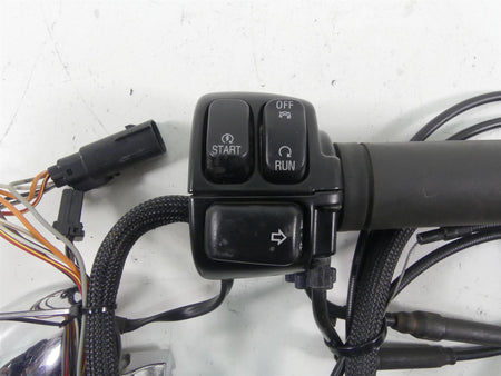 2010 Harley FXDWG Dyna Wide Glide Right Hand Control Switch & Blinker 71684-06A {{ shop.shopifyCountryName }} - Mototech271