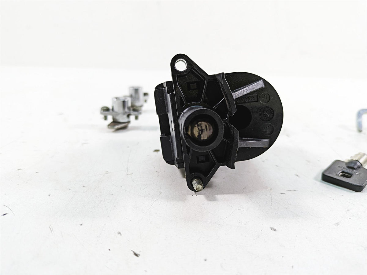 2008 Harley FLHTCU Electra Glide Ignition Switch Key Lock Set 71572-06 {{ shop.shopifyCountryName }} - Mototech271
