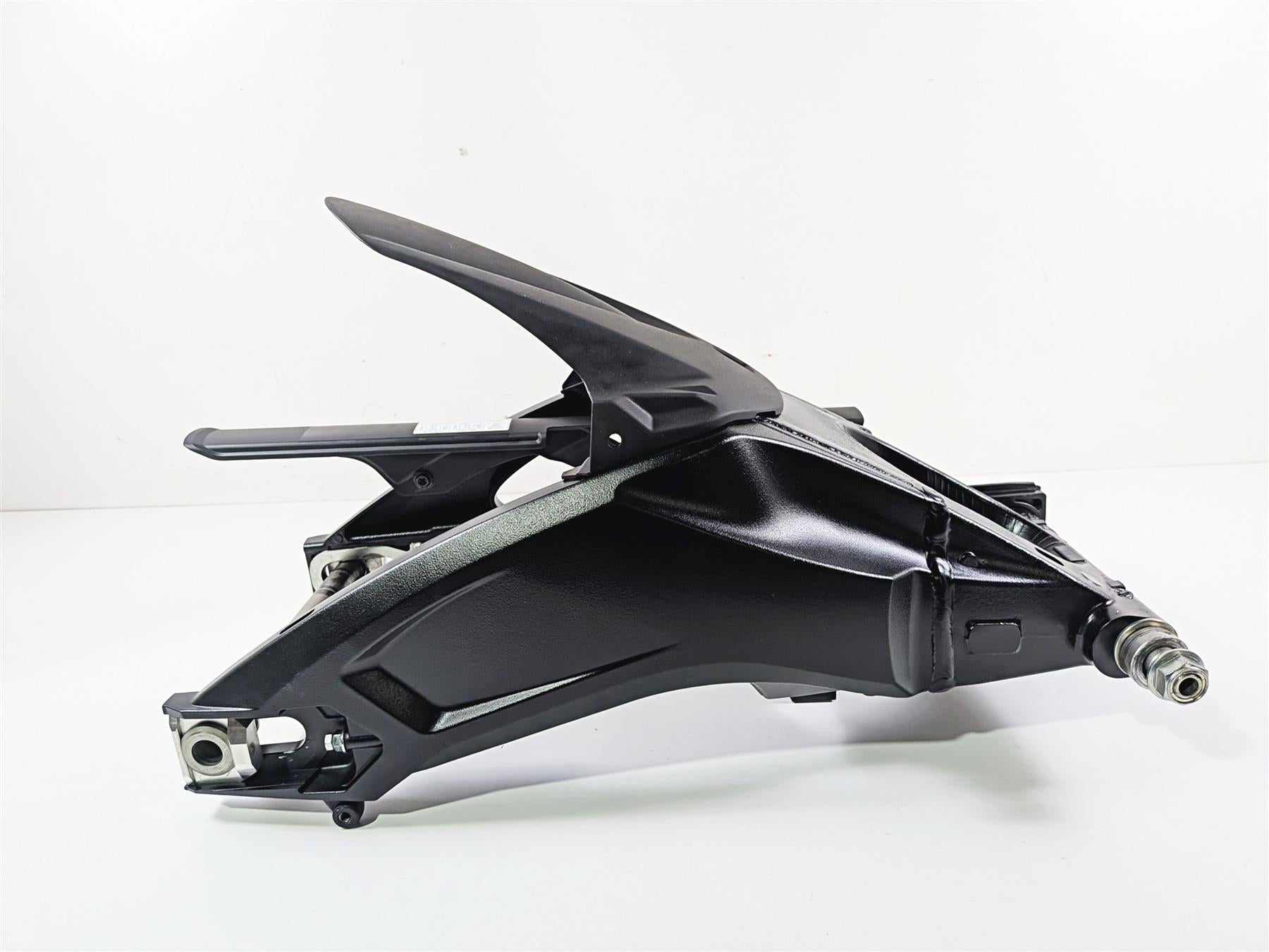 2024 Suzuki GSXR600 Nice Rear Swing Arm Swingarm & Fender 61000-14J01-YAP {{ shop.shopifyCountryName }} - Mototech271