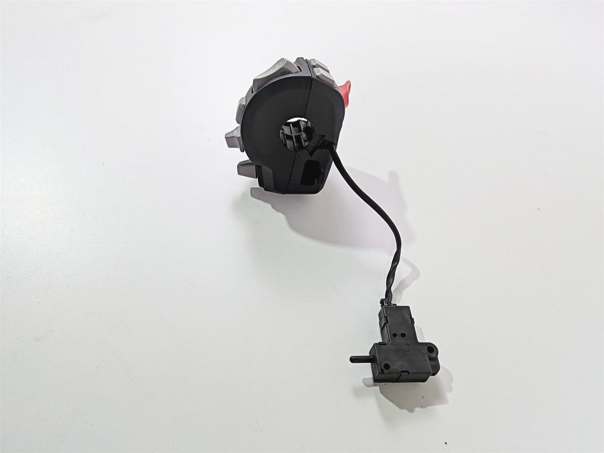 2024 Triumph Tiger 900 GT Left Hand Turn Signal Control Switch T2044782 {{ shop.shopifyCountryName }} - Mototech271