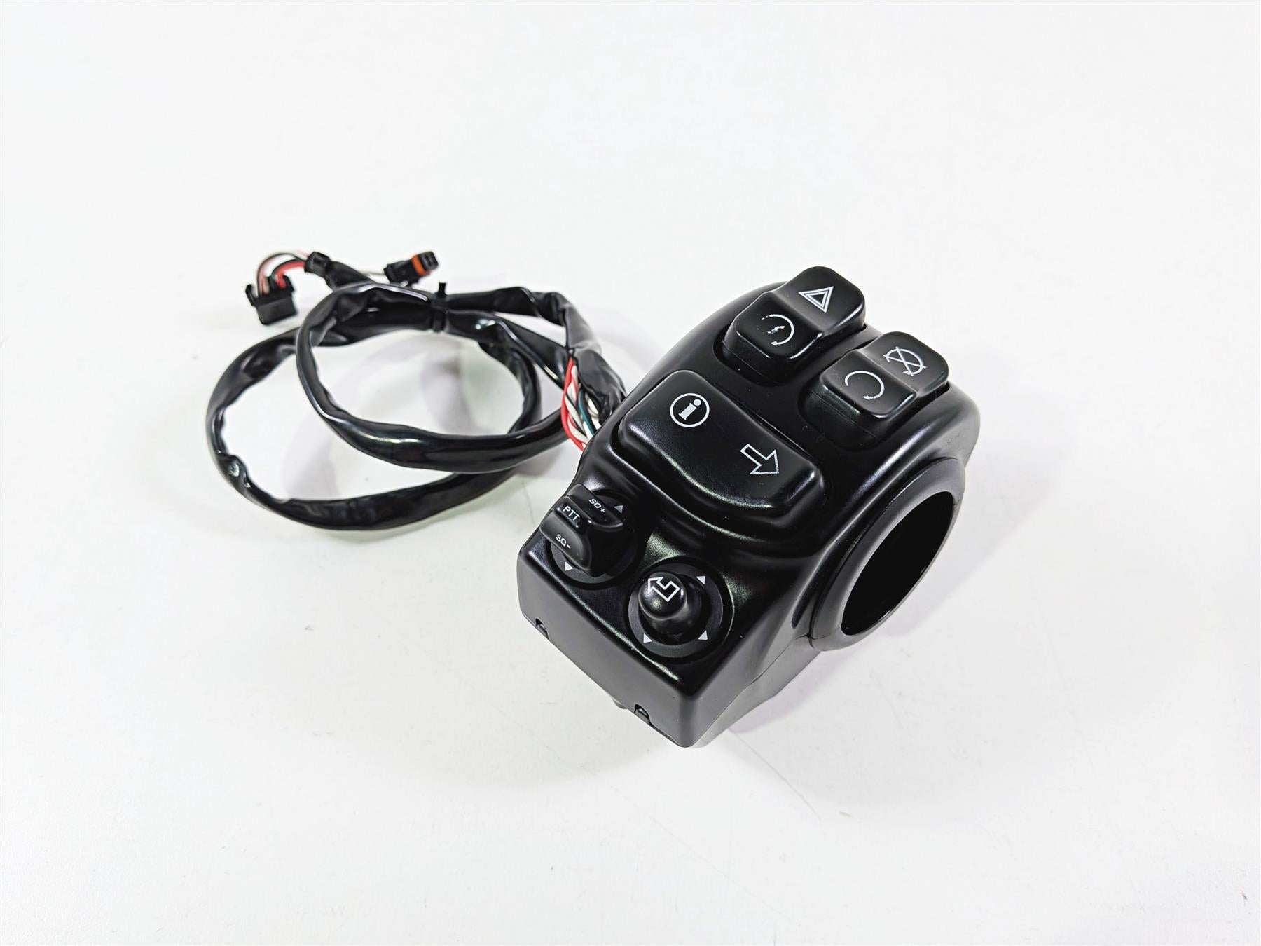 2014 Harley Touring FLHTK Electra Glide Right Hand Ptt Control Switch 71500130C-Mototech271