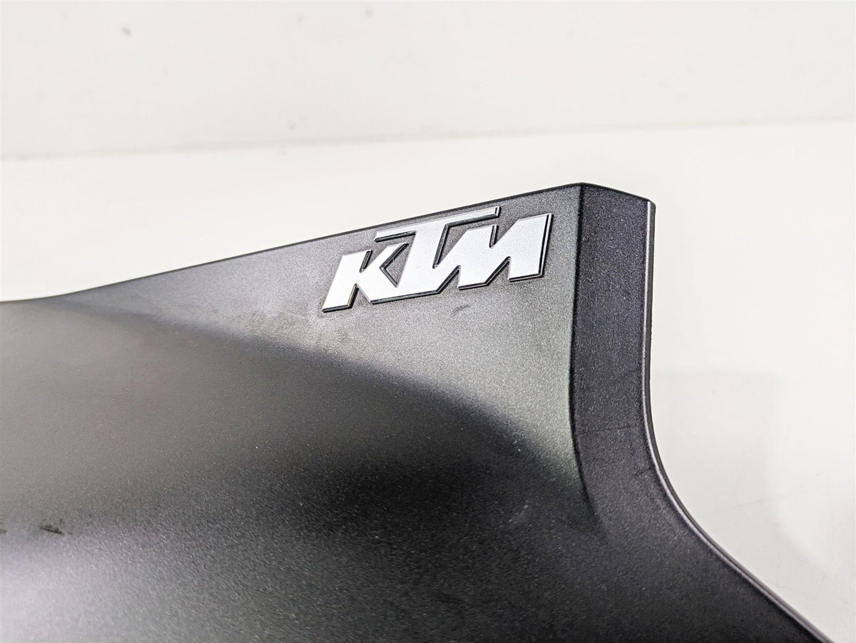 2017 KTM 1290 Super Duke GT Right Tank Fairing Cover 61408051100CAA {{ shop.shopifyCountryName }} - Mototech271