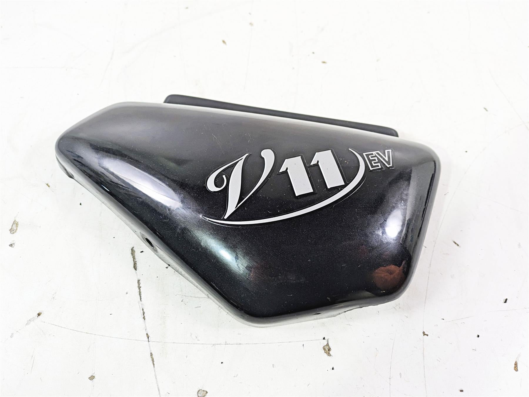 1998 Moto Guzzi California 1100 EV Right Side Cover Fairing - Read GU03476306 {{ shop.shopifyCountryName }} - Mototech271