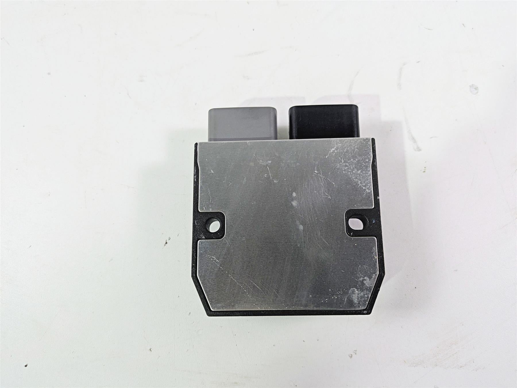 2009 Yamaha FZ1 FZS10 Fazer Rectifier Voltage Regulator FH012AA 1D7-81960-01-00 {{ shop.shopifyCountryName }} - Mototech271