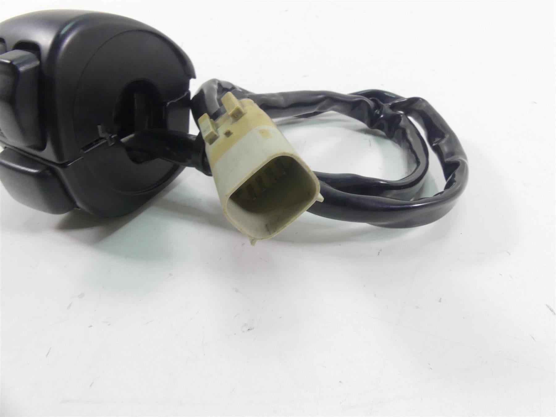 2009 Harley XR1200 Sportster Left Turn Signal Lights Control Switch 71682-06A {{ shop.shopifyCountryName }} - Mototech271
