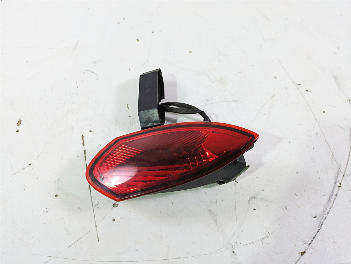 2004 Victory Kingpin Tail Light Taillight Brake Lamp - Read 2410286 2410948 {{ shop.shopifyCountryName }} - Mototech271