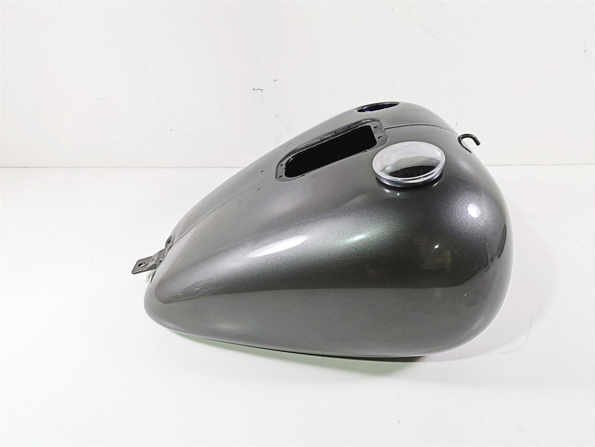 2009 Harley FLSTSB Cross Bones Fuel Gas Petrol Tank - Read 61000800 {{ shop.shopifyCountryName }} - Mototech271
