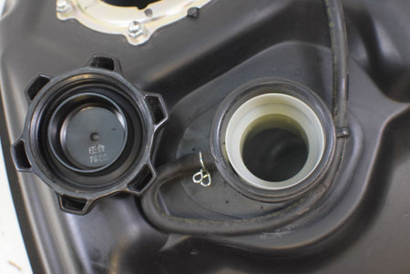 2018 Yamaha Kodiak 450 4WD Fuel Gas Petrol Tank Reservoir BB5-F4110-01-00 {{ shop.shopifyCountryName }} - Mototech271