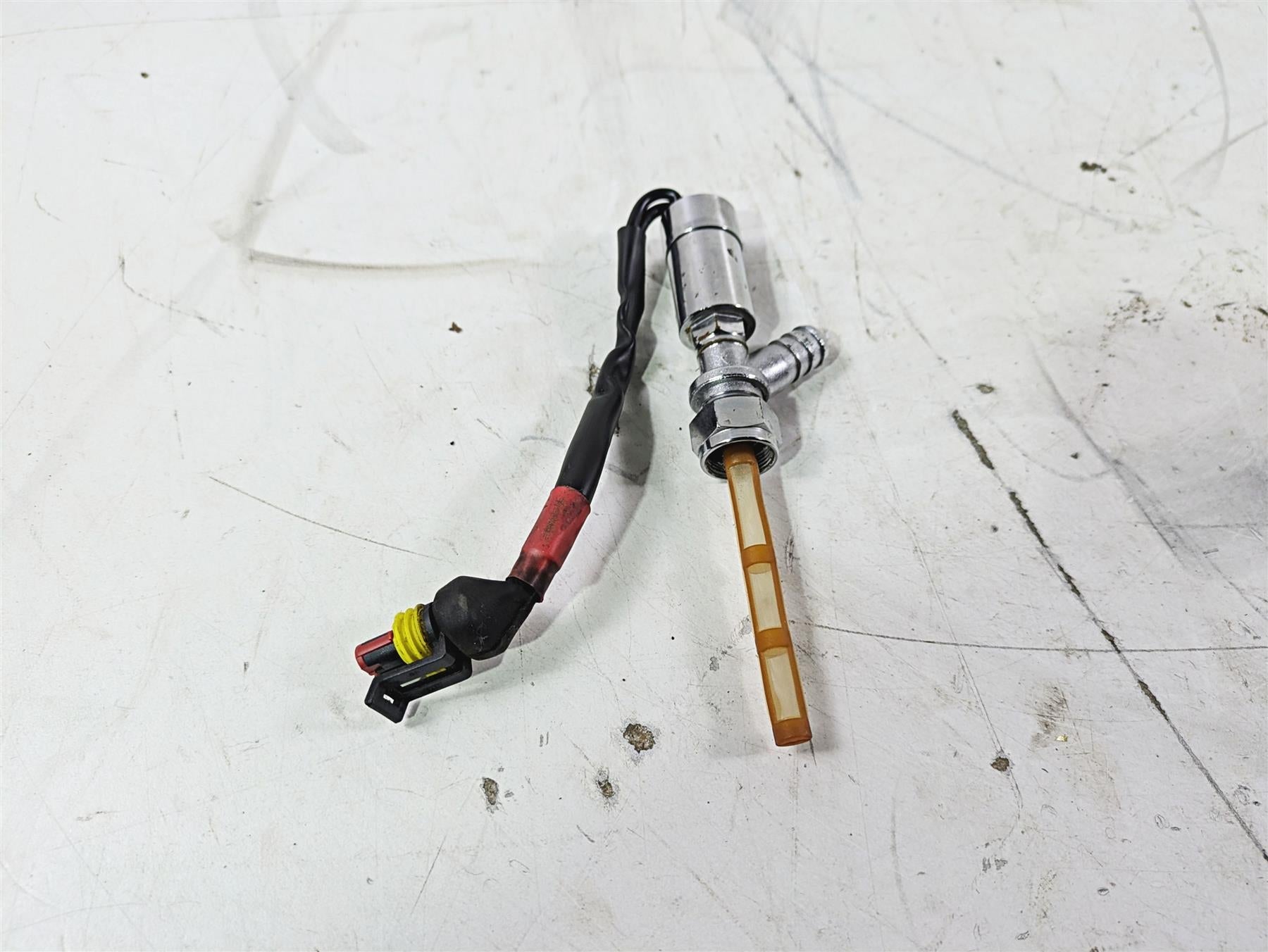 1998 Moto Guzzi California 1100 EV Fuel Gas Petrol Valve Petcock GU03105300 {{ shop.shopifyCountryName }} - Mototech271