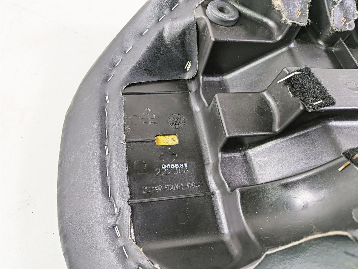 2006 Harley VRSCR Street V-Rod Front Rider Seat Saddle 52415-06 {{ shop.shopifyCountryName }} - Mototech271