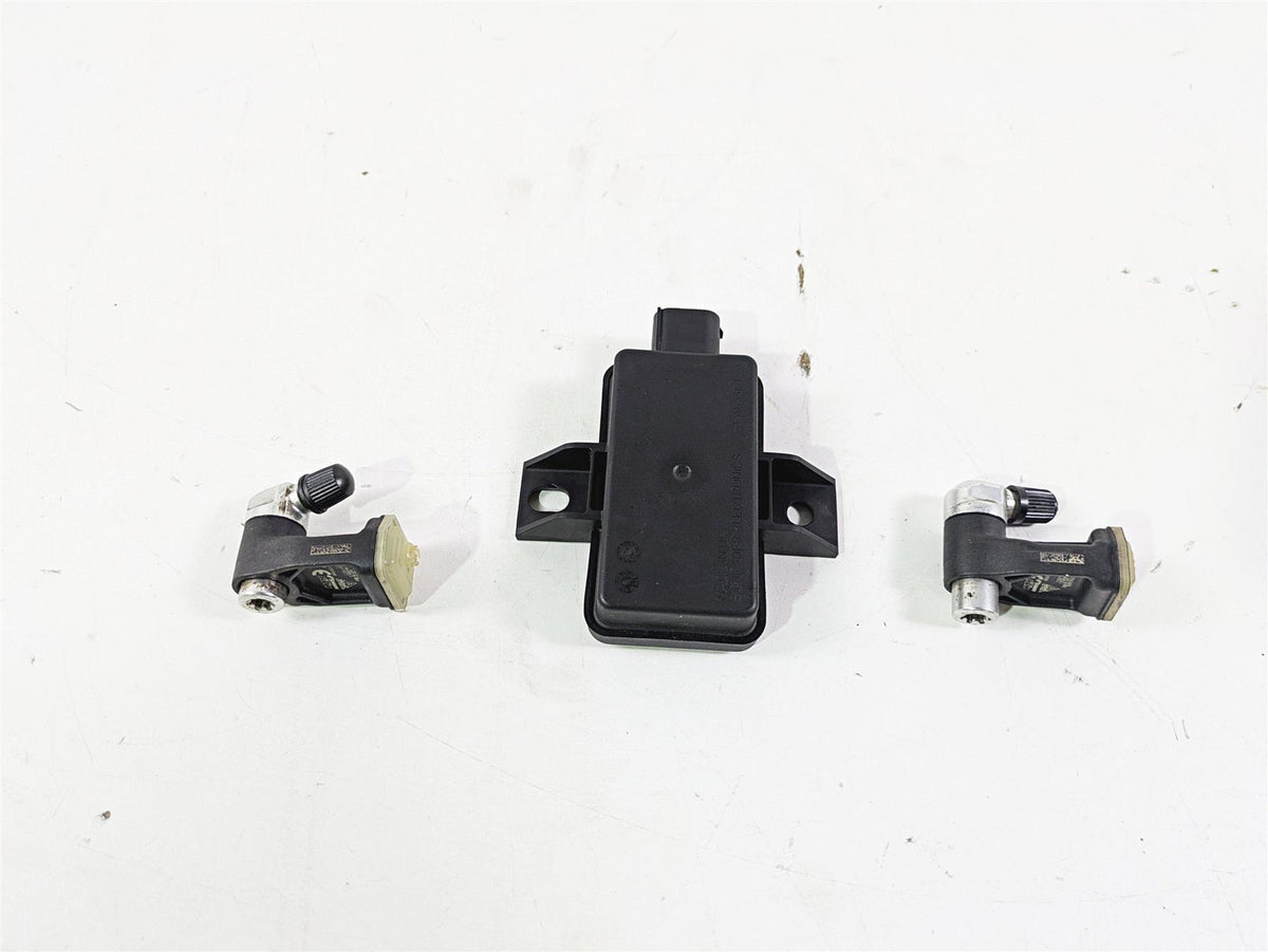 2018 KTM 1290 Super Adv S Tire Pressure Module & Sensor Set 60312032000 {{ shop.shopifyCountryName }} - Mototech271