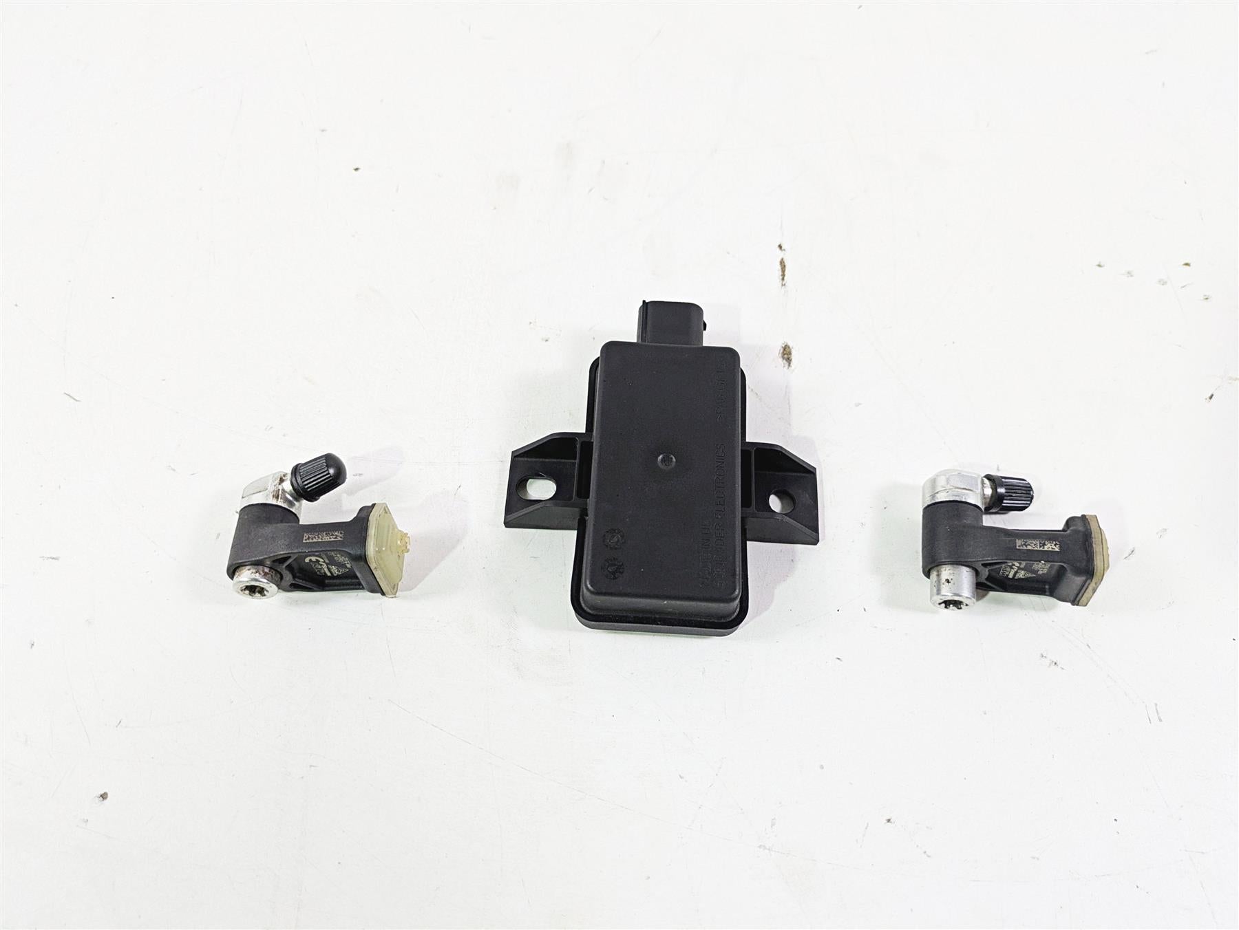 2018 KTM 1290 Super Adv S Tire Pressure Module & Sensor Set 60312032000