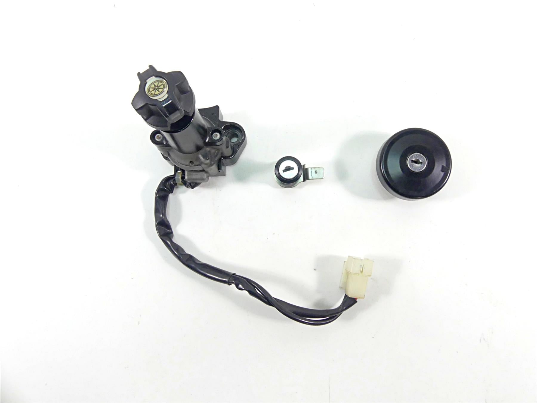2012 Yamaha VMX17 VMAX 1700 Ignition Switch Key Lock Set 2S3-82501-00-00 {{ shop.shopifyCountryName }} - Mototech271