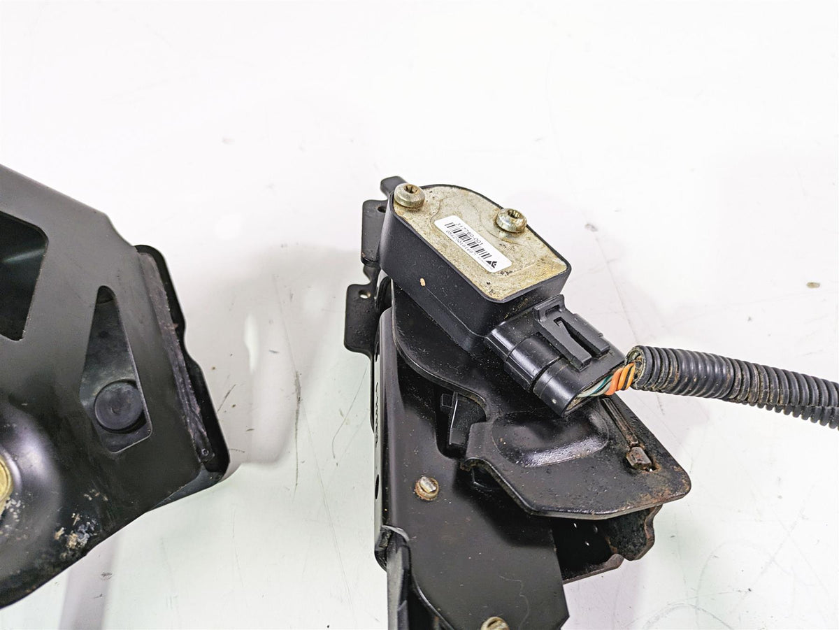 2019 Can Am Maverick X3 XRS Turbo R Foot Pedal Set & Mount 705207621 {{ shop.shopifyCountryName }} - Mototech271