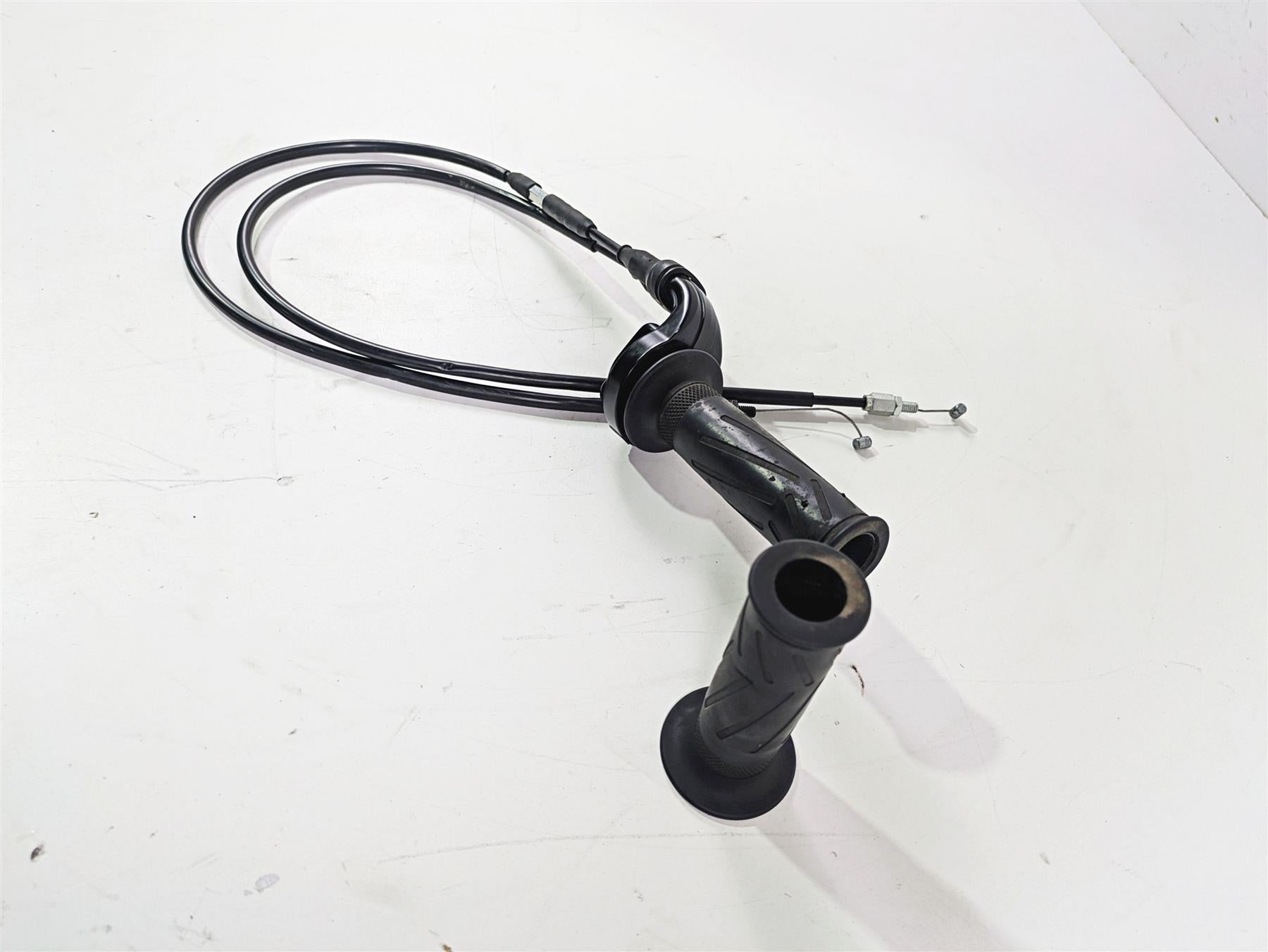 2009 Yamaha FZ1 FZS10 Fazer Hand Throttle Grip Cable Set 3LN-26281-01-00 {{ shop.shopifyCountryName }} - Mototech271