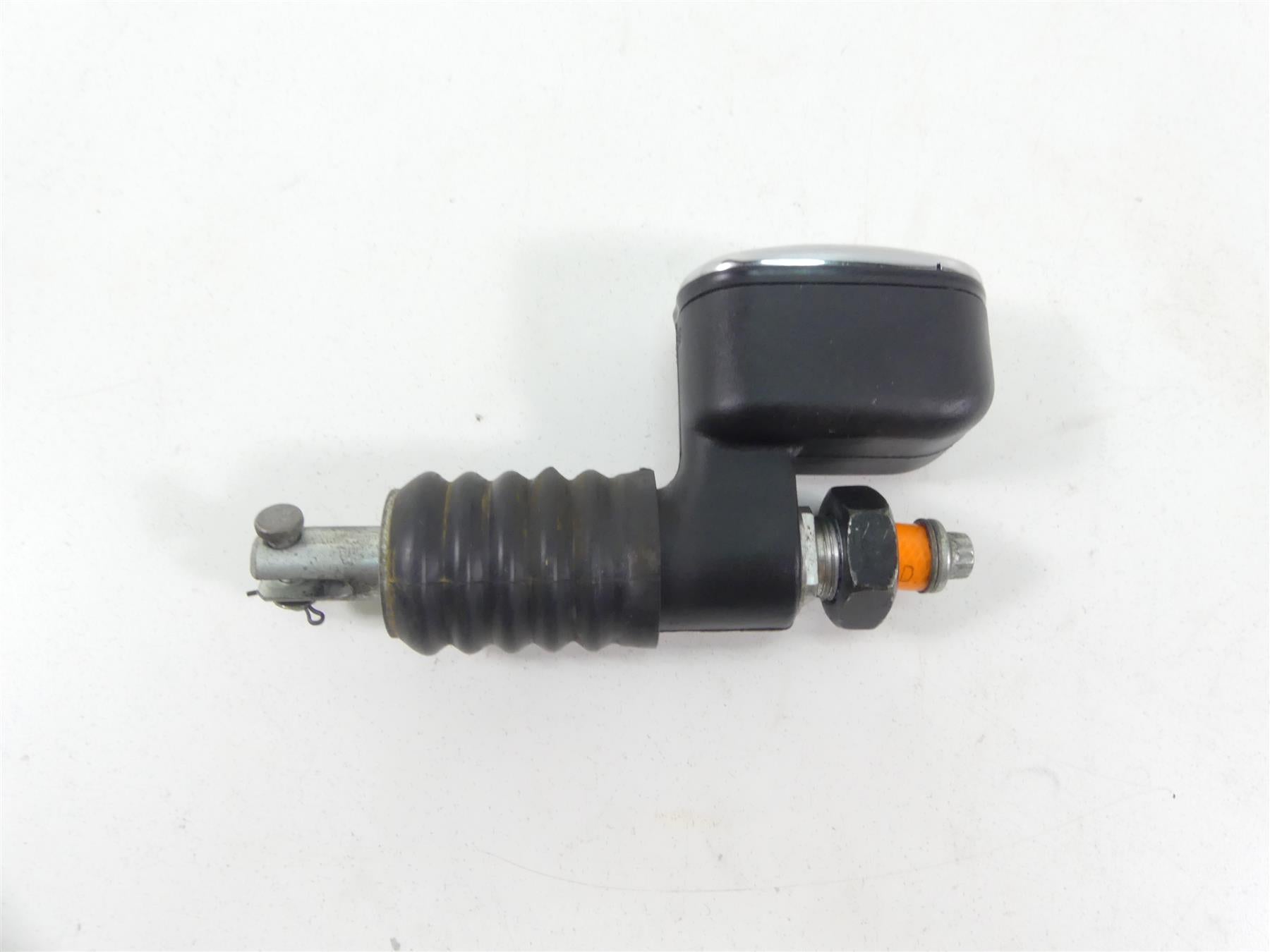 2004 Harley FLHTC SE CVO Electra Glide Rear Brake Master Cylinder 41754-00 {{ shop.shopifyCountryName }} - Mototech271