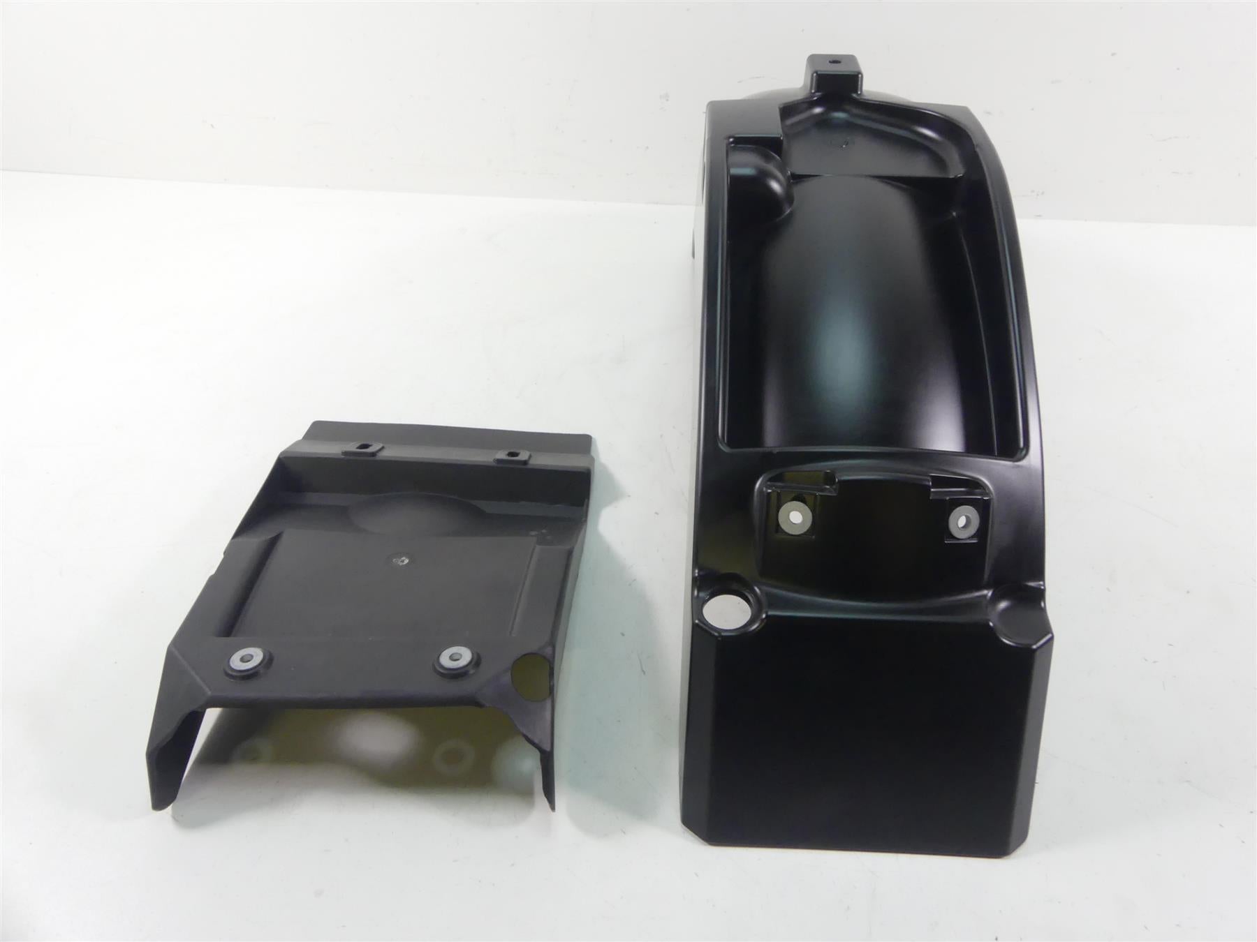 2019 Moto Guzzi V7 III Stone 750 Rear Black Matt Fender & Inner Cover 978946 {{ shop.shopifyCountryName }} - Mototech271