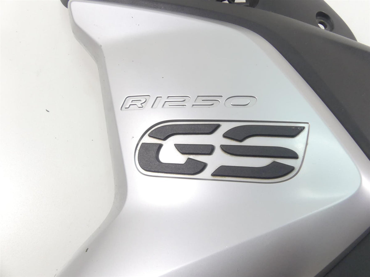 2019 BMW R1250GS K50 Left Side Intake Fairing & Emblem 46638556655 46638392881 {{ shop.shopifyCountryName }} - Mototech271