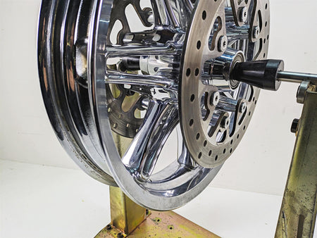 2014 Harley Touring FLHTK Electra Glide 17x3 Chisel Custom Front Wheel 43300057 {{ shop.shopifyCountryName }} - Mototech271