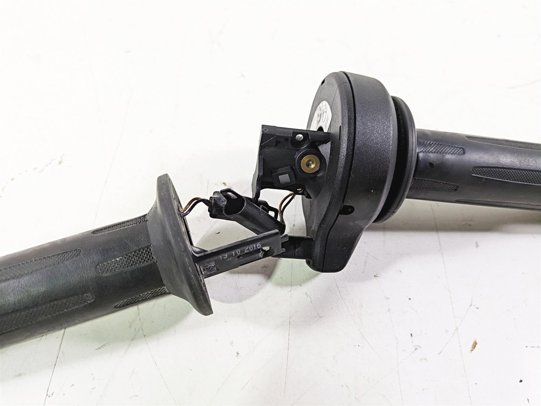 2017 BMW F800GS Adv K75 Heated Left Right Hand Grip Set 61318522470 61318552119 {{ shop.shopifyCountryName }} - Mototech271