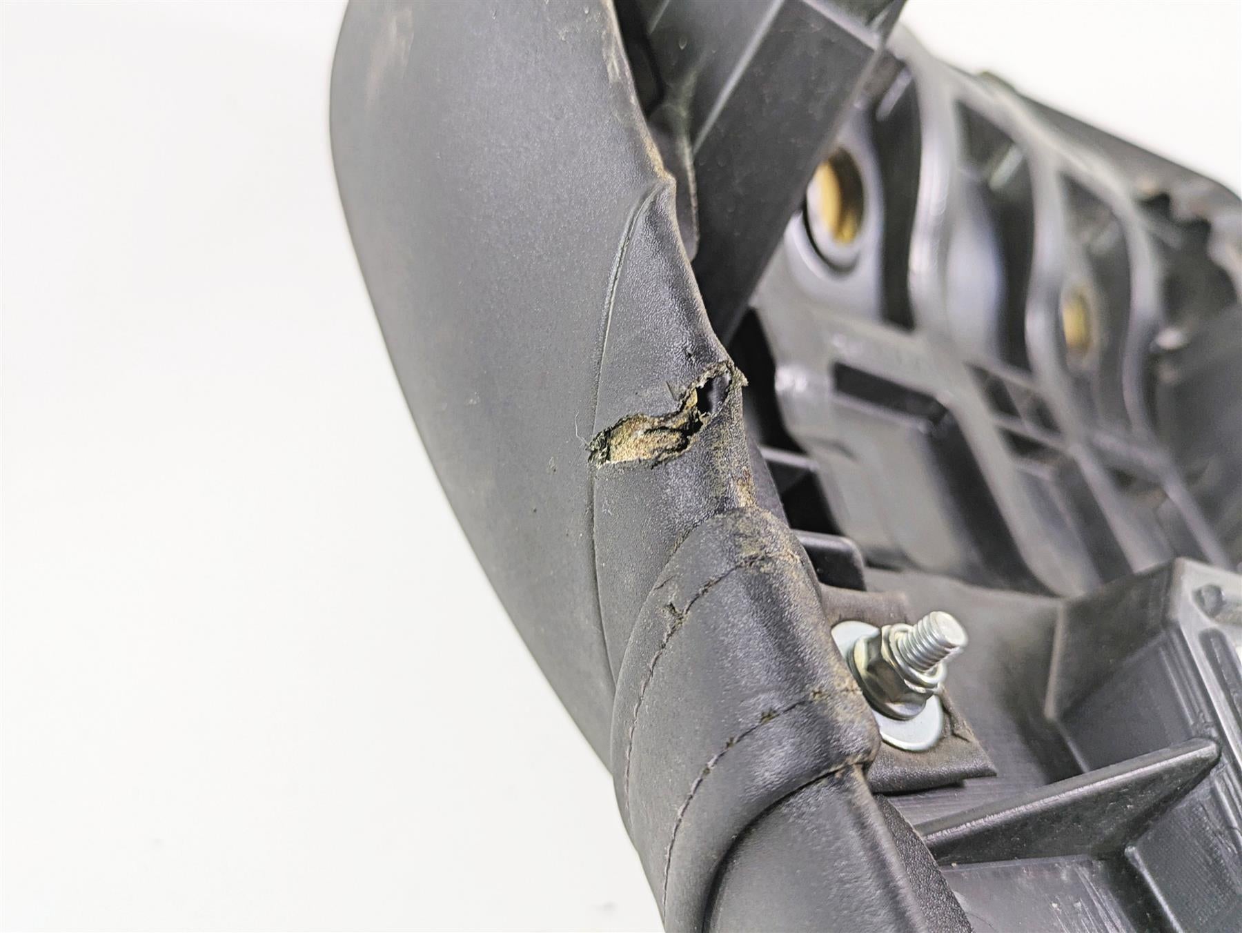2023 Kawasaki ZX1400 ZX14R Ninja Seat Saddle - Small Tear 53066-0433 {{ shop.shopifyCountryName }} - Mototech271