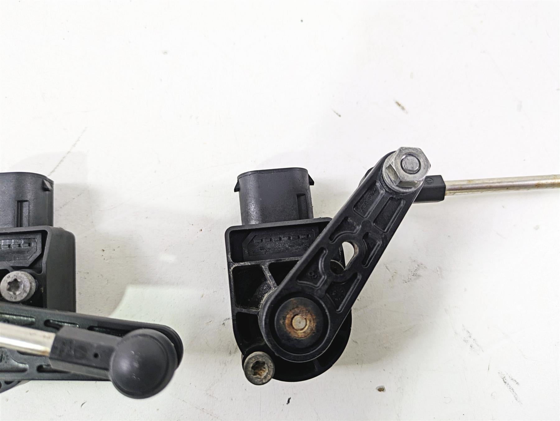 2015 BMW R1200GS Adv K51 Front & Rear Leveling Sensor 37146860843 37146870000 {{ shop.shopifyCountryName }} - Mototech271