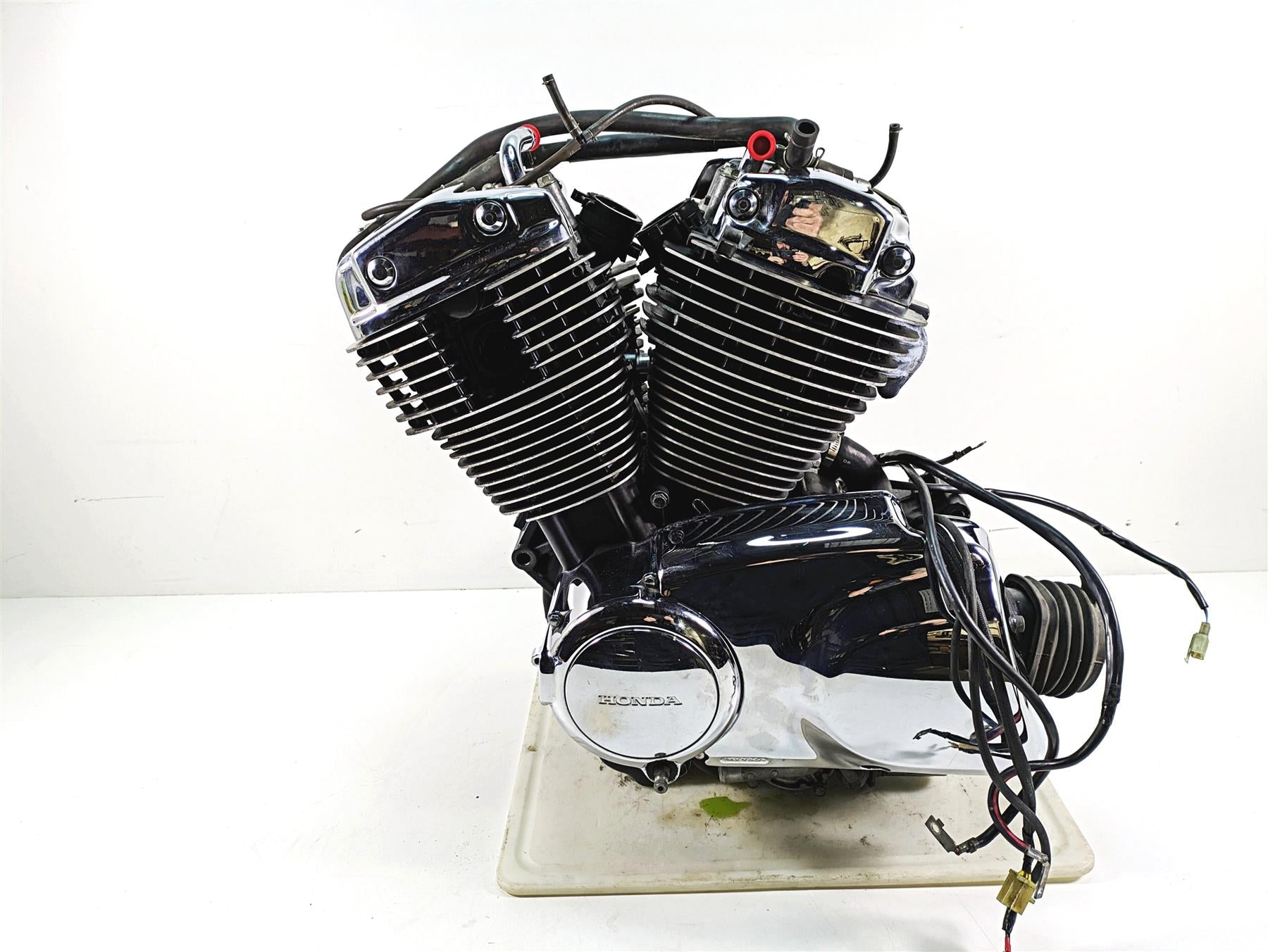 2006 Honda VT1100 C2 Shadow Running Engine Motor SC43E 31K -Video 11100-MBC-000 {{ shop.shopifyCountryName }} - Mototech271