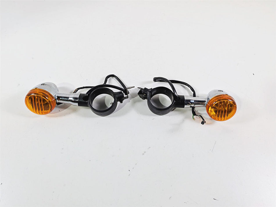 2005 Suzuki VZ800 M50 Boulevard Front Blinker Turn Signal Set - Read 35601-48E60 {{ shop.shopifyCountryName }} - Mototech271