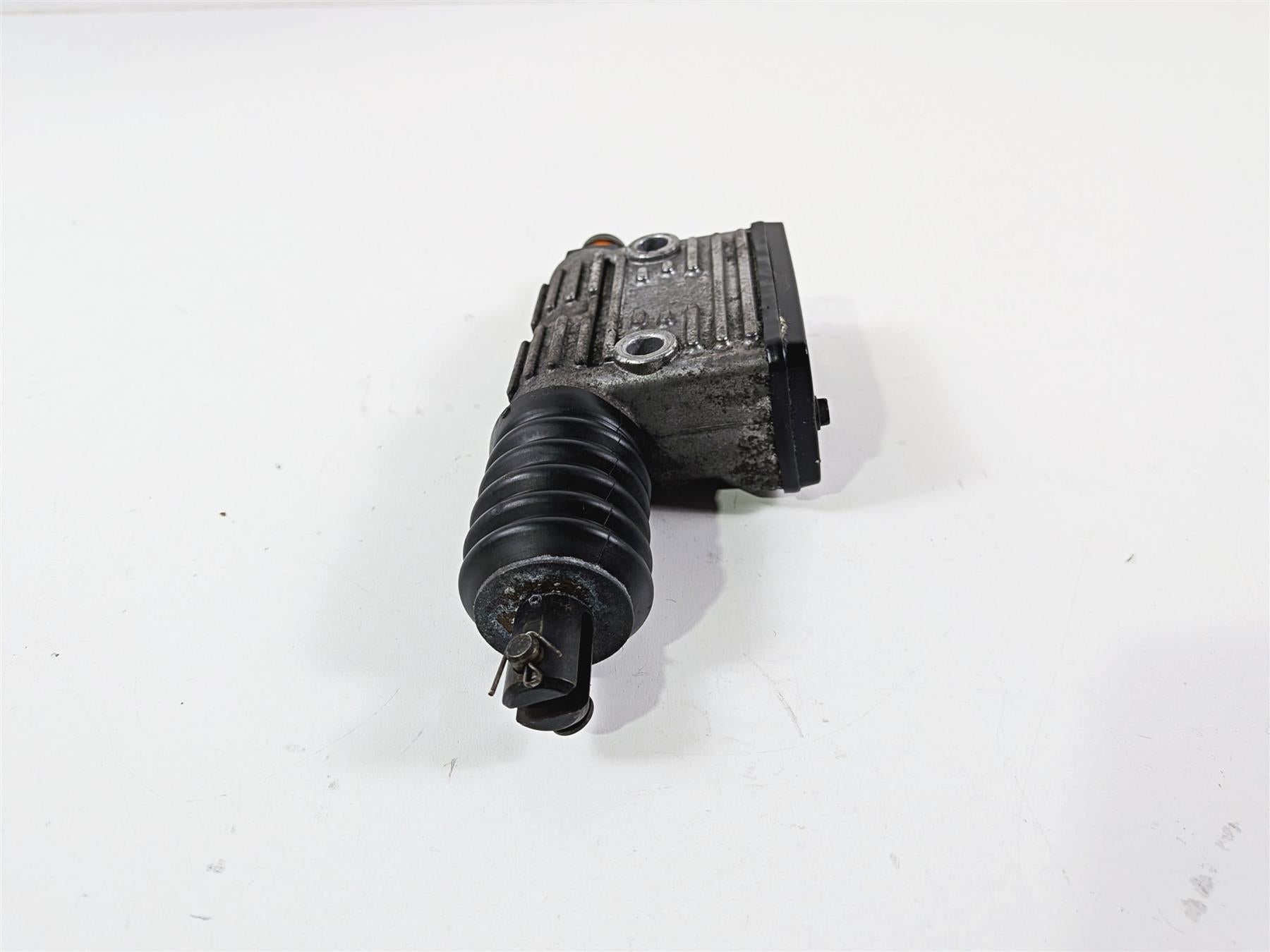1996 Harley FLSTC Softail Heritage Rear Brake Master Cylinder 42468-87E {{ shop.shopifyCountryName }} - Mototech271