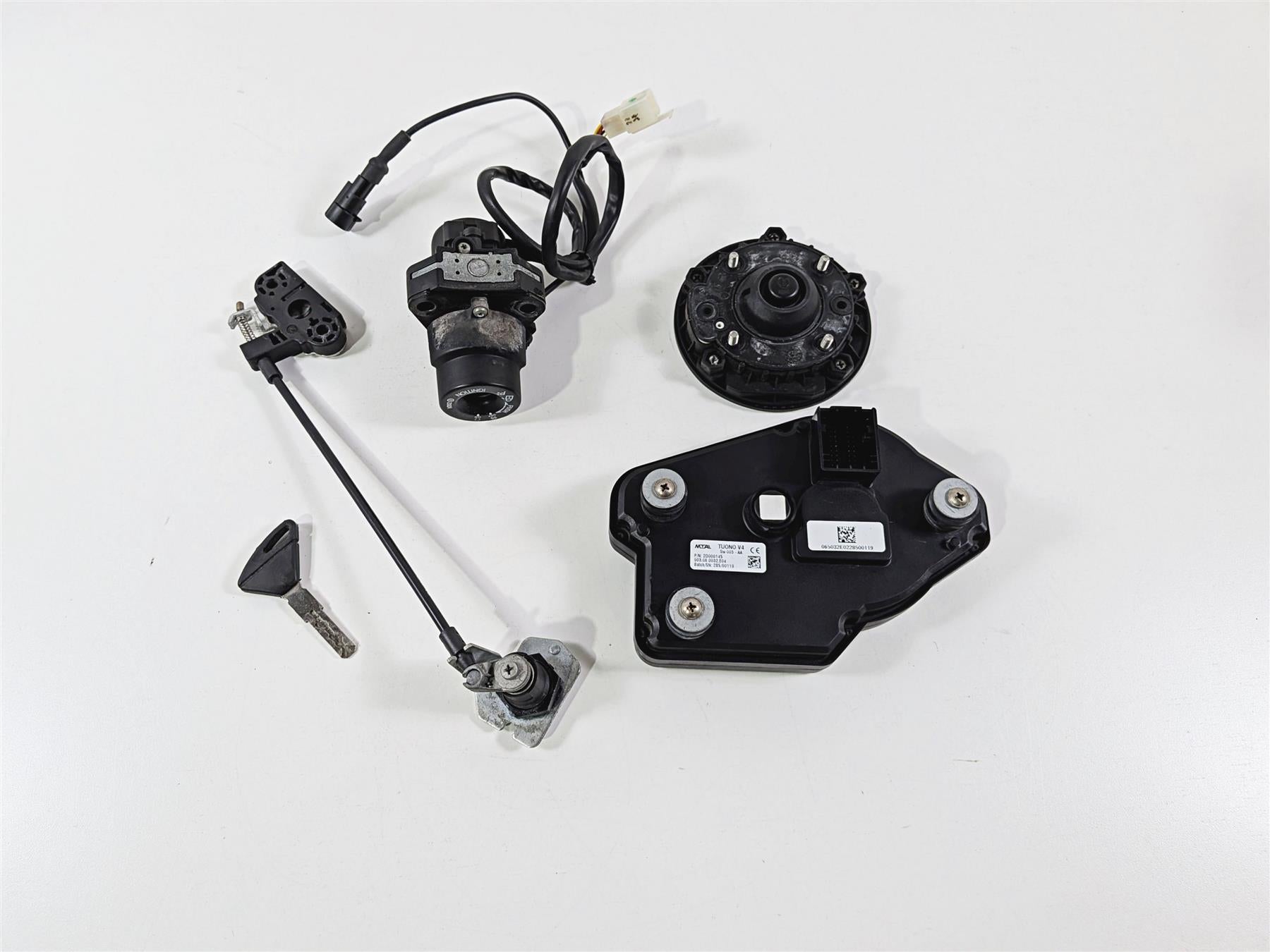 2016 Aprilia RSV 1100 Tuono V4 Factory Gauge Ignition Switch Set 2D000145 {{ shop.shopifyCountryName }} - Mototech271