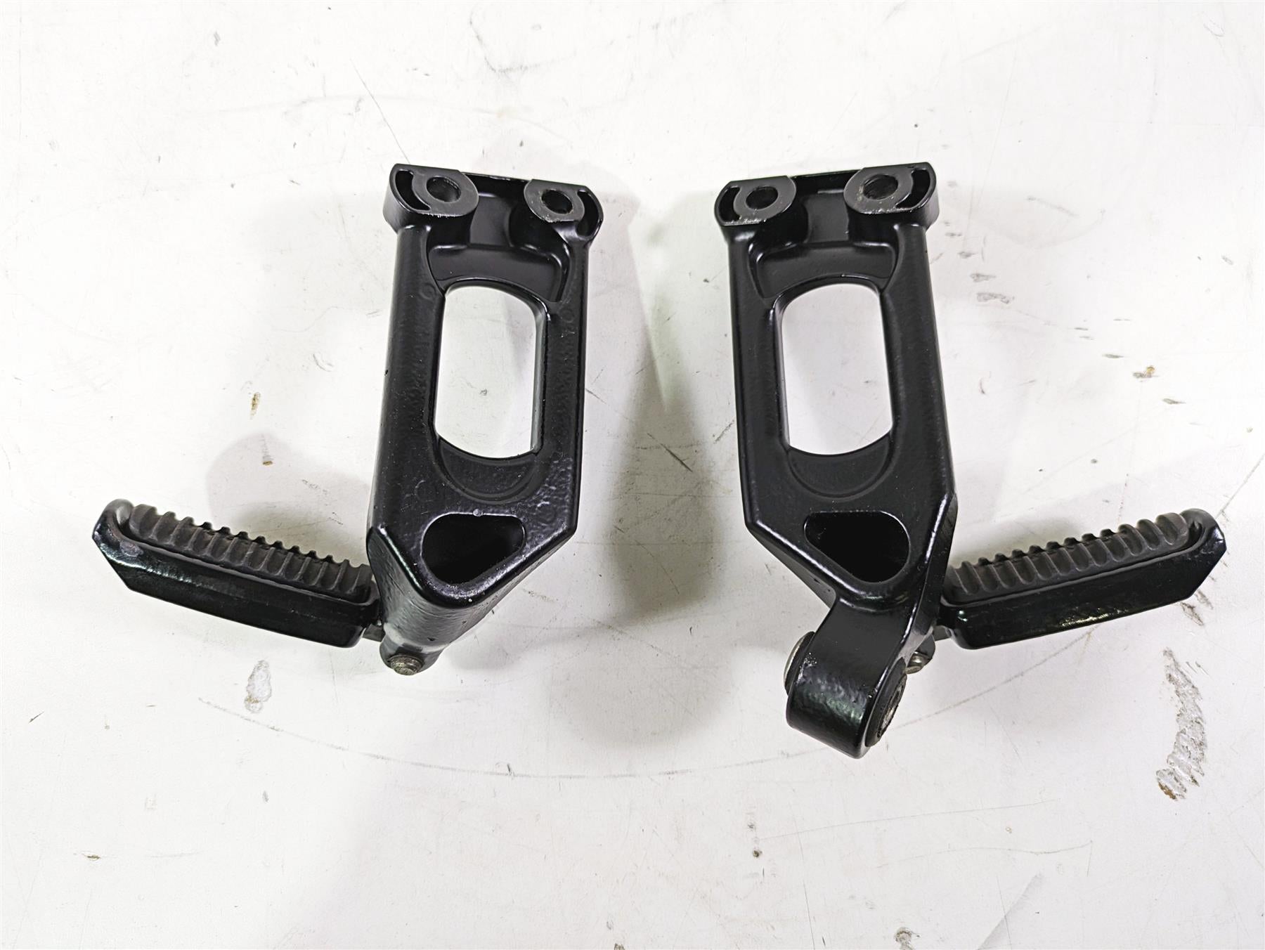 2013 Harley VRSCDX Night Rod Sp Rear Passenger Footpeg Set L 51723-07 R 51722-07 {{ shop.shopifyCountryName }} - Mototech271