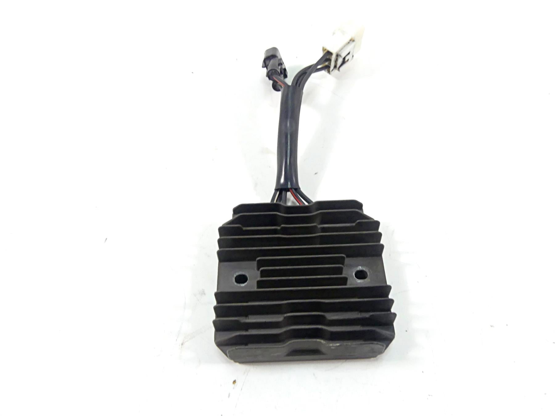 2008 Suzuki M109R VZR1800 Rectifier Voltage Regulator 32800-10G10 {{ shop.shopifyCountryName }} - Mototech271