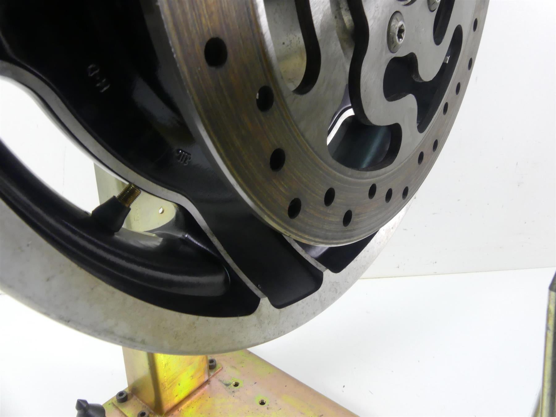 2013 Harley Touring FLHX Street Glide Straight Rear 16x5 Wheel Rim 40900194 {{ shop.shopifyCountryName }} - Mototech271