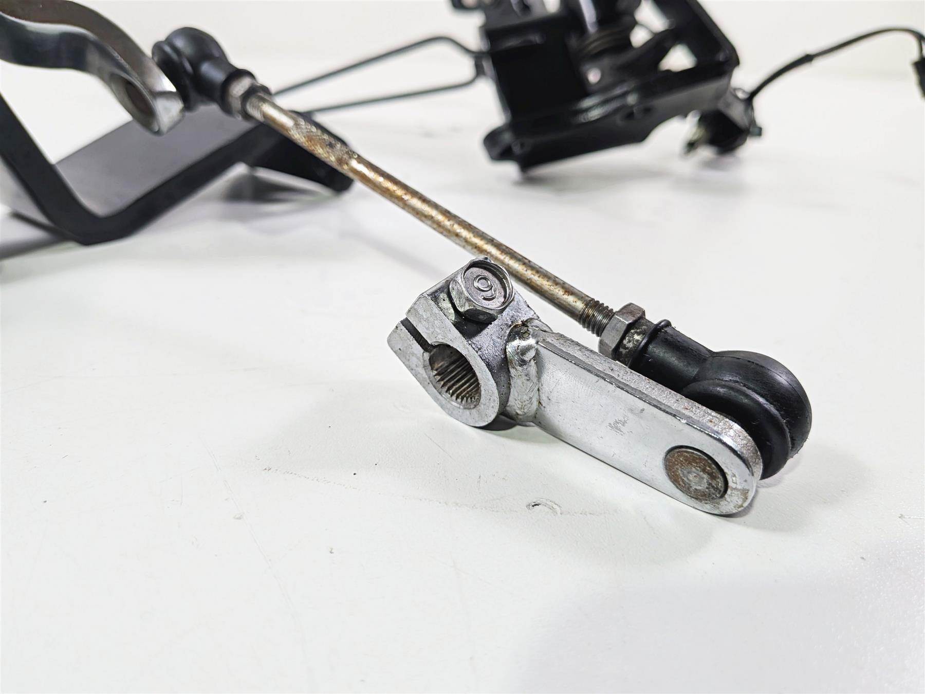 2007 Yamaha XVS1100 V-Star Custom Front Footpegs & Foot Lever Set 5EL-27410-00 {{ shop.shopifyCountryName }} - Mototech271