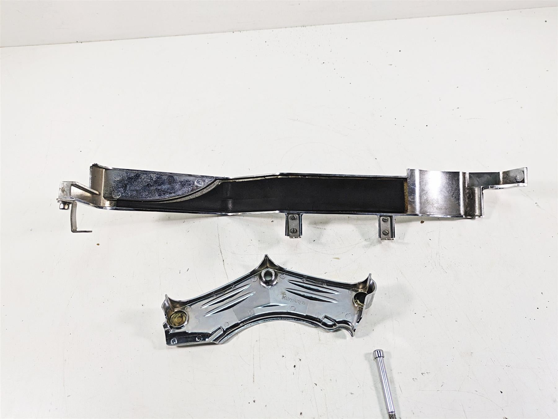 2000 Harley FXSTS Softail Springer Kuryakyn Chrome Inner Primary Cover Set 8299 {{ shop.shopifyCountryName }} - Mototech271