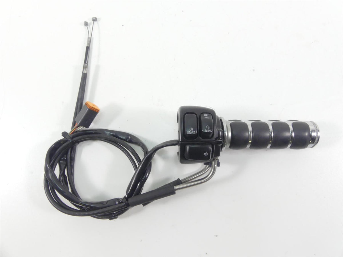 2006 Harley VRSCD Night Rod Right Hand Control Switch + Throttle Grips 71684-06A {{ shop.shopifyCountryName }} - Mototech271