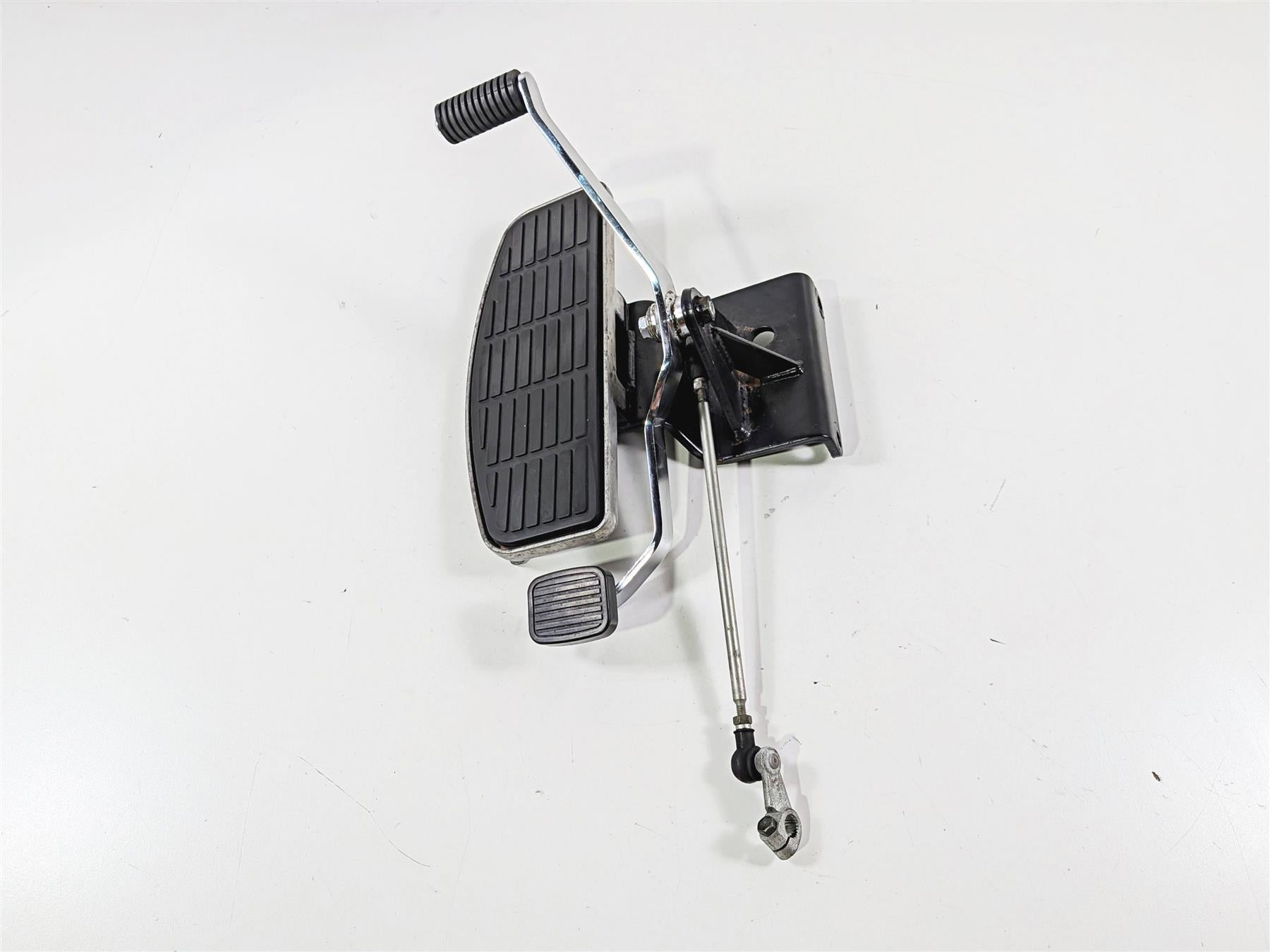 2006 Suzuki C90 VL1500T Boulevard Left Floor Board & Shifter Set 43520-10F00 {{ shop.shopifyCountryName }} - Mototech271