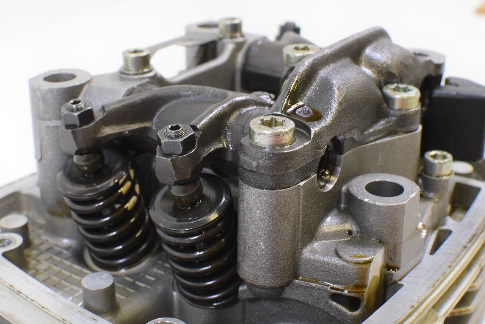 1998 'BMW R1100GS R1100 GS 259E Right Cylinderhead Cylinder Head 11121342684 {{ shop.shopifyCountryName }} - Mototech271