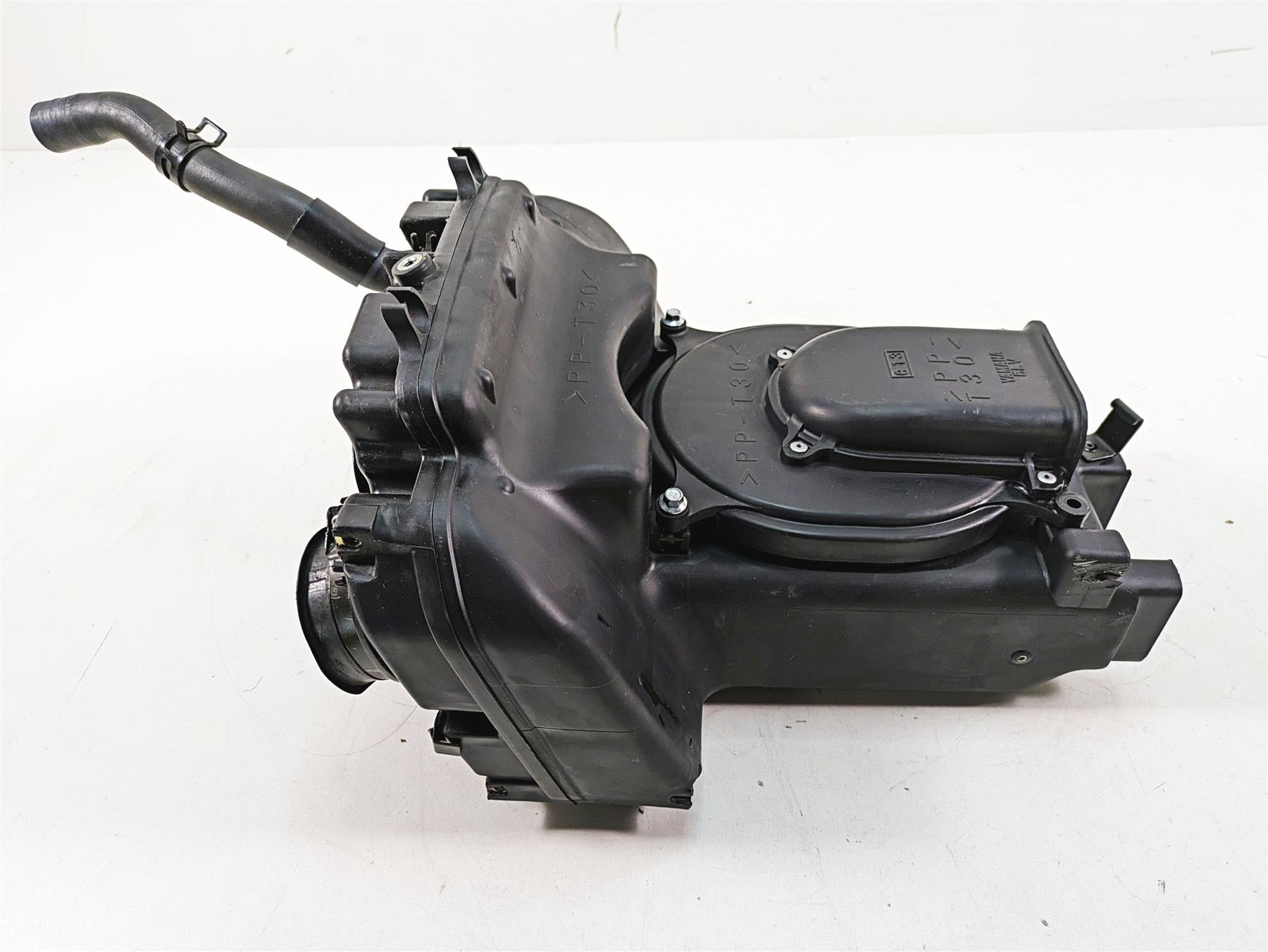 2002 Yamaha FZ1 FZS1000 Fazer Air Box Filter & Velocity Stacks 5LV-14401-00-00 {{ shop.shopifyCountryName }} - Mototech271