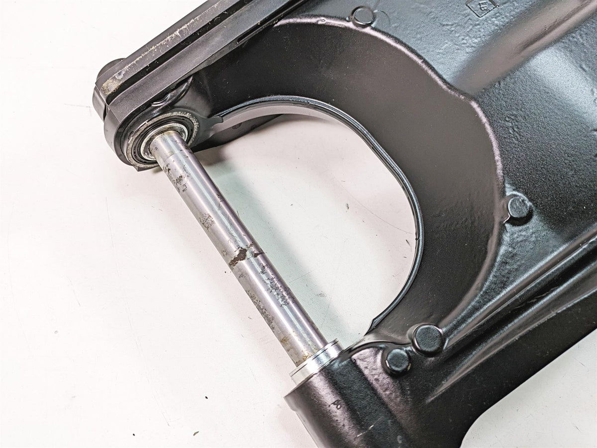 2018 KTM 1090 Adventure R Swingarm Swing Arm + Axle 6070403004433 60303298000 {{ shop.shopifyCountryName }} - Mototech271