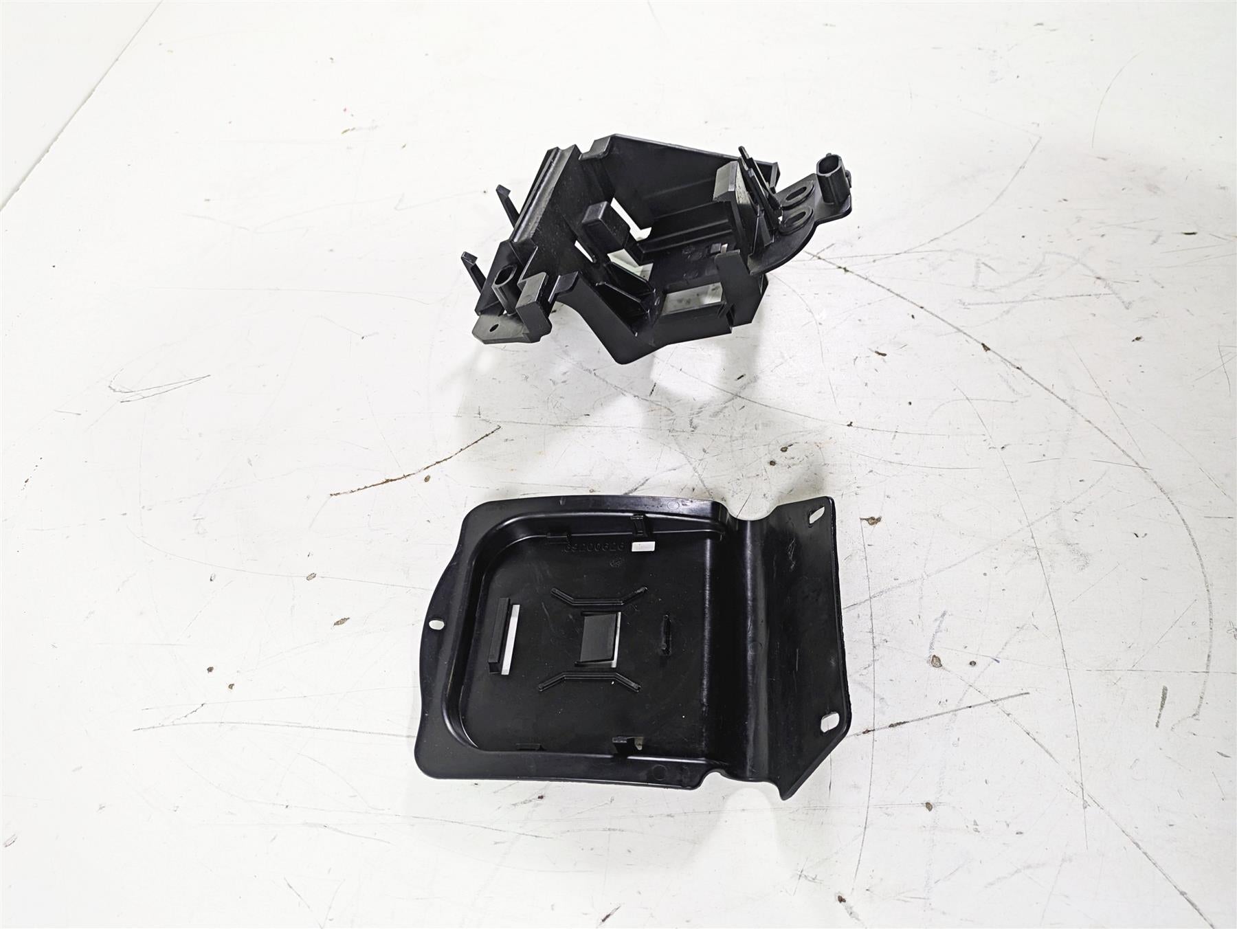 2016 Harley FLSTC Softail Heritage Electric Holder Plastic Set 70354-11 {{ shop.shopifyCountryName }} - Mototech271