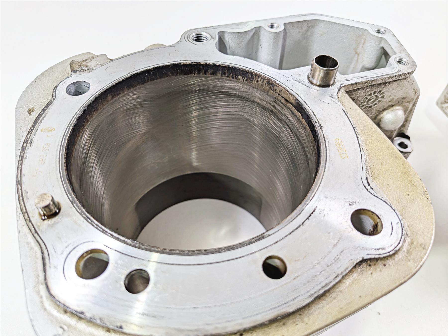2004 BMW R1150GS R21 Cylinder Jug Barrel Set 11117672631 11117672632 {{ shop.shopifyCountryName }} - Mototech271